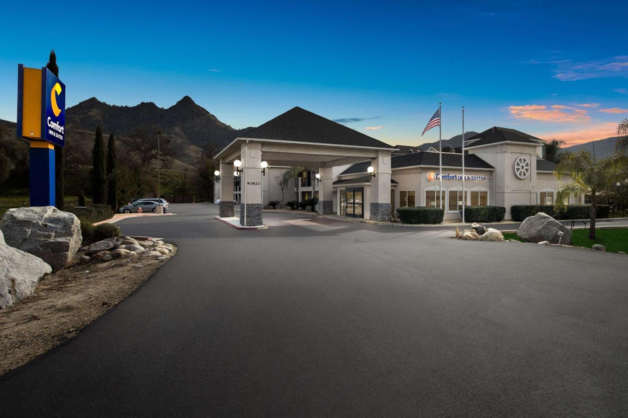 Comfort Inn & Suites Sequoia Kings Canyon Three Rivers Exterior foto